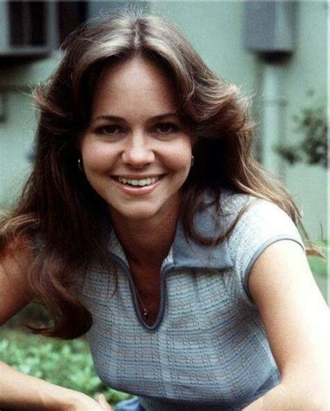 sexy sally field|40 Vintage Photos of a Young and Beautiful Sally。